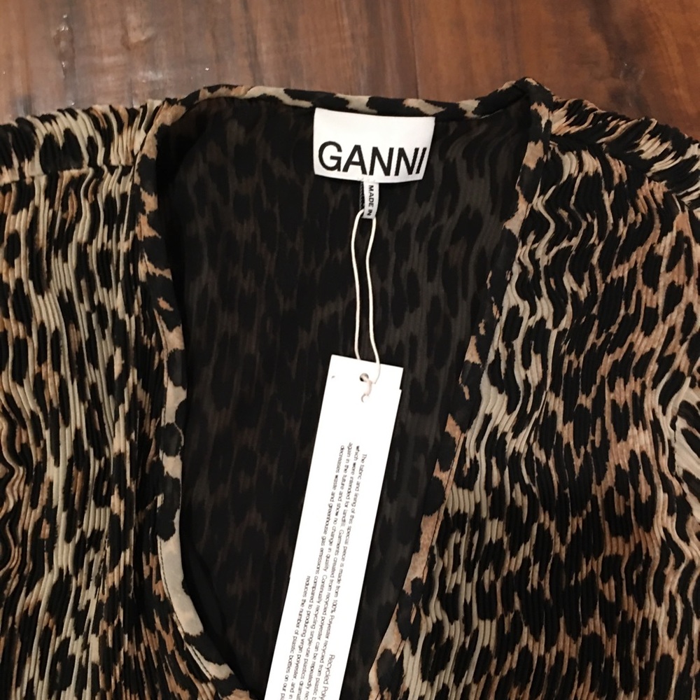 New Ganni plated georgette Leopard Top Blouse size M - Picture 9 of 15